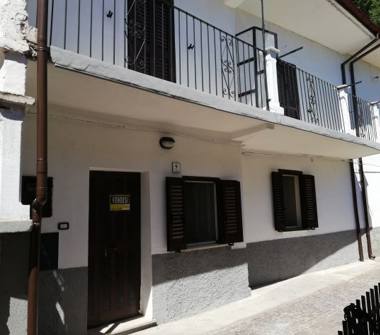 Trilocale in vendita a Fiamignano, Frazione Gamagna, Via Gorizia 4