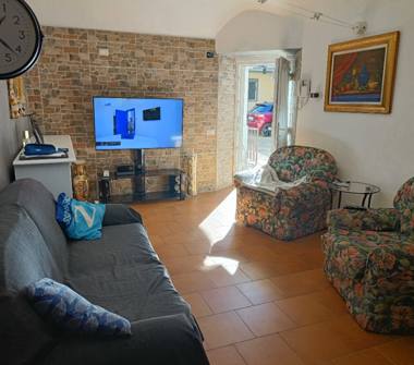 Casa indipendente in vendita a Voghera (Pavia), Piazza San Bovo 12