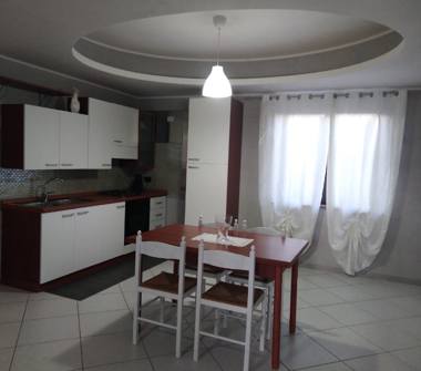 Quadrilocale in vendita a Siderno, Frazione Mirto Di Siderno, Lungomare delle Palme 14