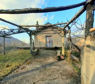 Casa indipendente in vendita a Tortorici, Frazione Moira, Contrada Lembo 1