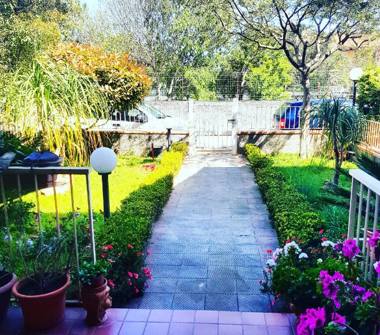 Villetta a schiera in vendita a Aci Sant'Antonio, Frazione Santa Maria La Stella