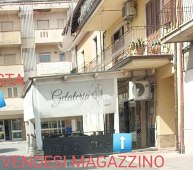 Magazzino in vendita a Ardore, Frazione Ardore Marina, Piazza Dante Alighieri 5