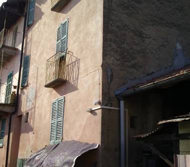 Casa indipendente in vendita a Maccagno con Pino e Veddasca (Varese)