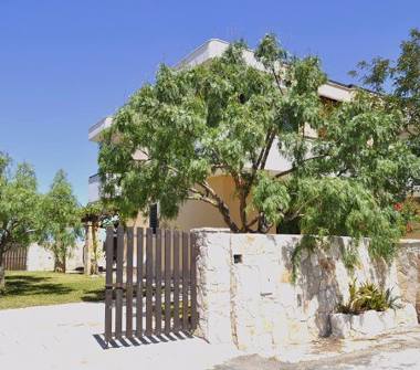 Affitto Appartamento Vacanze a Salve, Frazione Torre Pali, Via Caduti del Lavoro 6