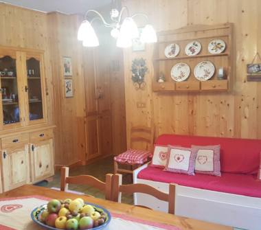 Quadrilocale in affitto a Spezzano della Sila, Frazione Camigliatello Silano, Via dei Lamponi 13