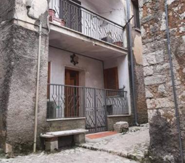 Casa indipendente in vendita a Fumone (Frosinone), Via Torricelle 6