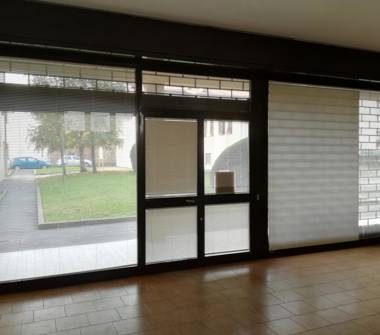 Negozio in vendita a Dalmine (Bergamo), via don Cortesi 1/e