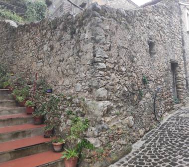 Rustico/Casale in vendita a Roviano (Roma), Via Trento 9