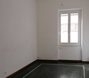 Quadrilocale in vendita a Genova, Zona Certosa, Via della Pietra 19