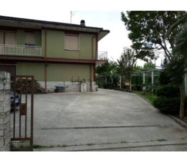 Rustico/Casale in vendita a Ferentino (Frosinone), Via Colle Castello 19