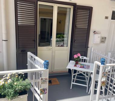 Affitto Appartamento Vacanze a Palermo, Zona Mondello, Via Delfini 50