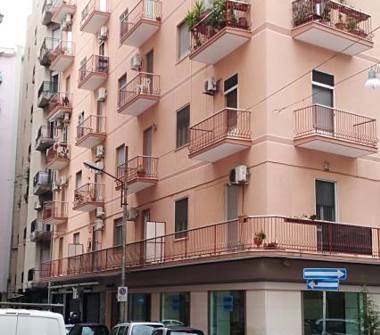 Quadrilocale in vendita a Taranto, Frazione Centro città, Via F.lli Mellone 5