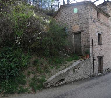 Rustico/Casale in vendita a Cagli, Frazione Pianello