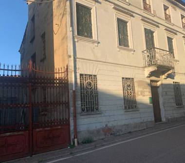 Palazzo/Stabile in vendita a Ficarolo (Rovigo), Via Piave 12