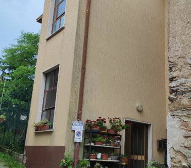 Porzione di casa in vendita a Cantello (Varese), Via Silvio Pellico 2