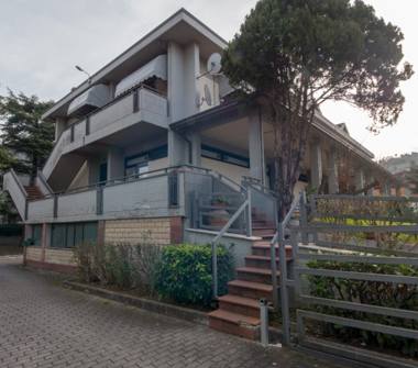 Palazzo/Stabile in vendita a Montelabbate (Pesaro e Urbino), Via G. Mazzini 8