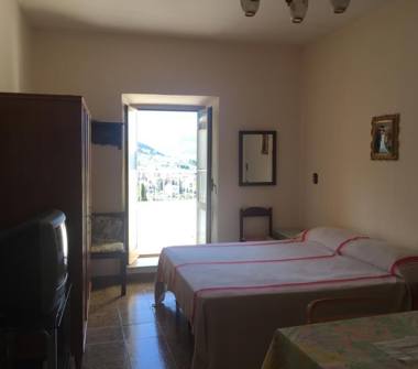 Casa indipendente in vendita a Scandriglia (Rieti), Via Umberto I 13