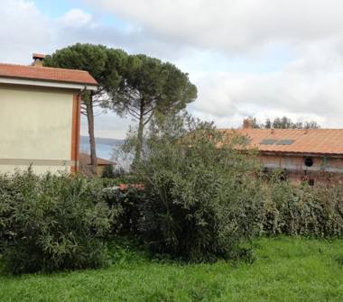 Casa indipendente in vendita a Anguillara Sabazia, Frazione Colle Sabazio