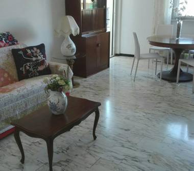 Quadrilocale in vendita a Albissola Marina (Savona), Piazza Lombardia 21