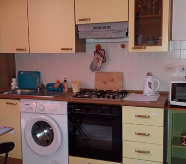 Affitto Appartamento Vacanze a Genova, Zona San Fruttuoso, Via Varese 3