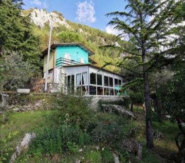 Baita/Chalet/Trullo in vendita a Massa, Frazione Antona, Via dei Colli 9