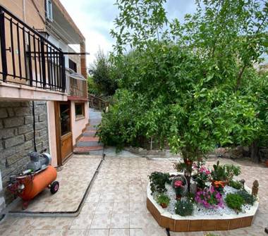 Casa indipendente in vendita a Sant'Antonio di Gallura (Sassari)