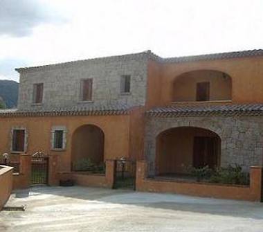 Affitto Villetta a schiera Vacanze a San Teodoro, Frazione L'alzoni, VIA EINAUDI