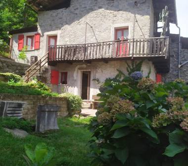 Casa indipendente in vendita a Piateda, Frazione Piateda Centro, Via Cà D'Agneda 5