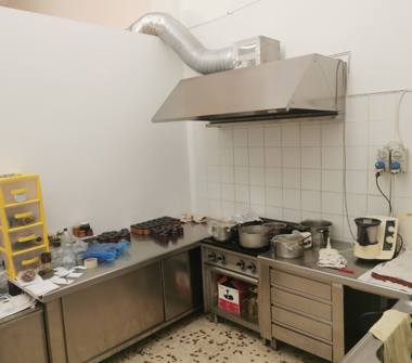 Negozio in vendita a Siracusa, Frazione Centro città, Via Senofonte 21