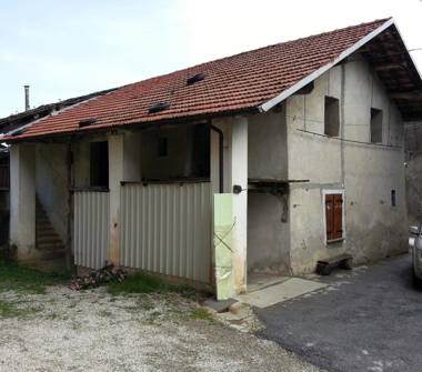 Rustico/Casale in vendita a Boves, Frazione Castellar