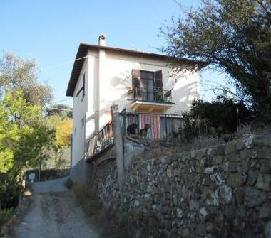 Casa indipendente in vendita a Vallebona (Imperia)