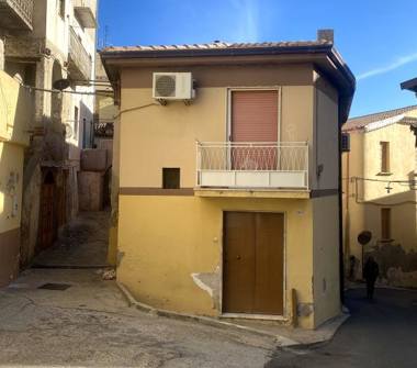 Casa indipendente in vendita a Cassano all'Ionio (Cosenza), Via del popolo 92