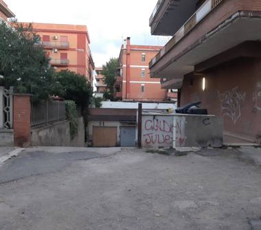 Box/Garage/Posto auto in vendita a Pomezia, Frazione Torvaianica, via la spezia 33