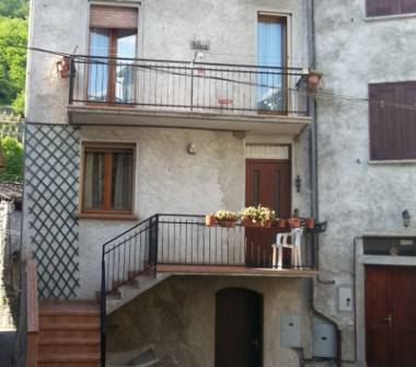 Casa indipendente in vendita a Berbenno di Valtellina, Frazione Polaggia, Via Vecchia 159