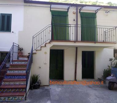 Bilocale in vendita a Caronia, Frazione Canneto, Via San Giovanni 23