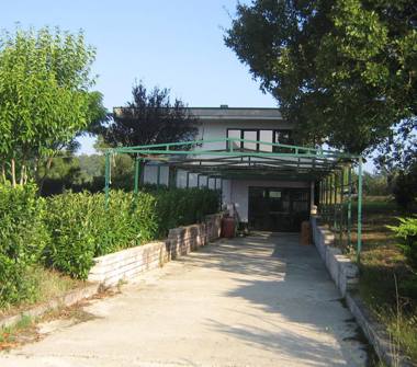 Negozio in vendita a Castro dei Volsci, Frazione San Sosio, area di sosta camper - san sosio