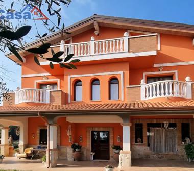 Villa in vendita a Monsano (Ancona)
