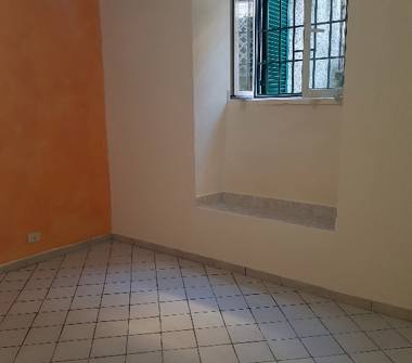 Bilocale in vendita a Roma, Zona Cinecittà, Via Agostino Berenini 42