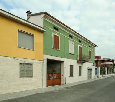 Palazzo/Stabile in vendita a Cremona, Frazione San Felice