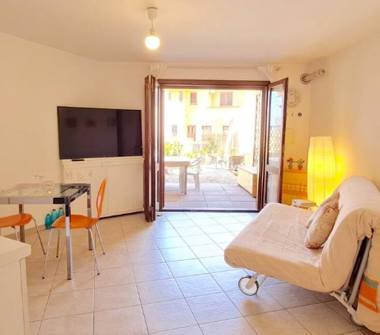 Bilocale in vendita a Castelsardo, Frazione Lu Bagnu, Via tirreno 17