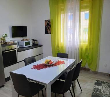 Appartamento in vendita a Ravenna, Zona Ponte Nuovo, Via Bassano del Grappa 28