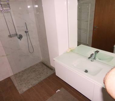 Palazzo/Stabile in vendita a Imperia (Imperia), Viale Europa 26