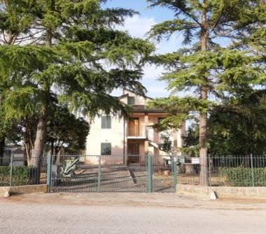 Casa indipendente in vendita a Montefalco, Frazione Fratta, Via Fornace 5