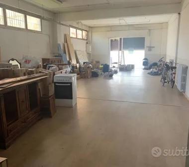 Negozio in affitto a Chiaravalle (Ancona), Largo 2 Giugno 8