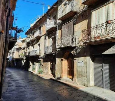 Appartamento in vendita a Piazza Armerina (Enna), Via Umberto I 82