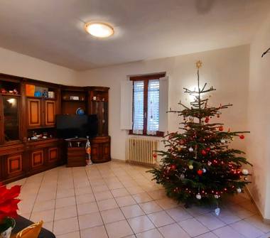Casa indipendente in vendita a Prato, Zona Collina Di Prato
