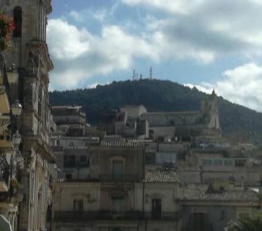 Casa indipendente in vendita a Chiaramonte Gulfi, Frazione Villaggio Gulfi, Via Nicola Ragusa 43