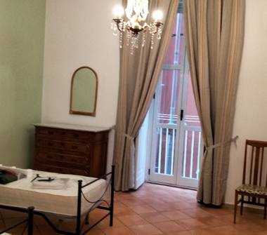 Affitto Appartamento Vacanze a Napoli, Zona San Giuseppe, Piazza Sette Settembre 24