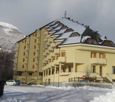 Affitto Appartamento Vacanze a Rocca di Mezzo, Frazione Rovere, via acqua savia 2