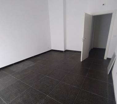 Negozio in affitto a Pescara, Frazione Centro città